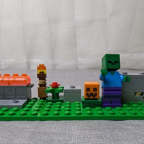 LEGO Minecraft 21123 The Iron Golem Pumpkin Steve Pig Minifigures Building Parts - Picture 7 of 16